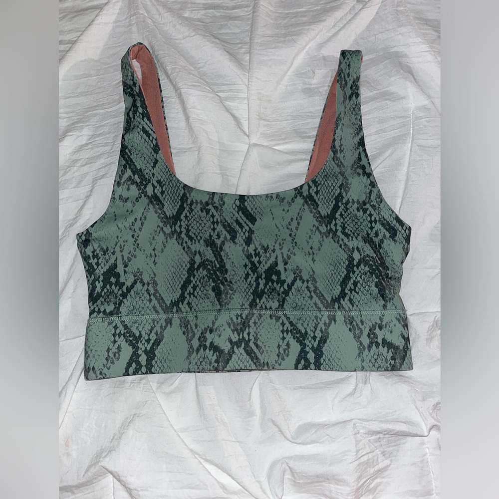 🔥Fabletics Reversible Harlow Sports Bra
